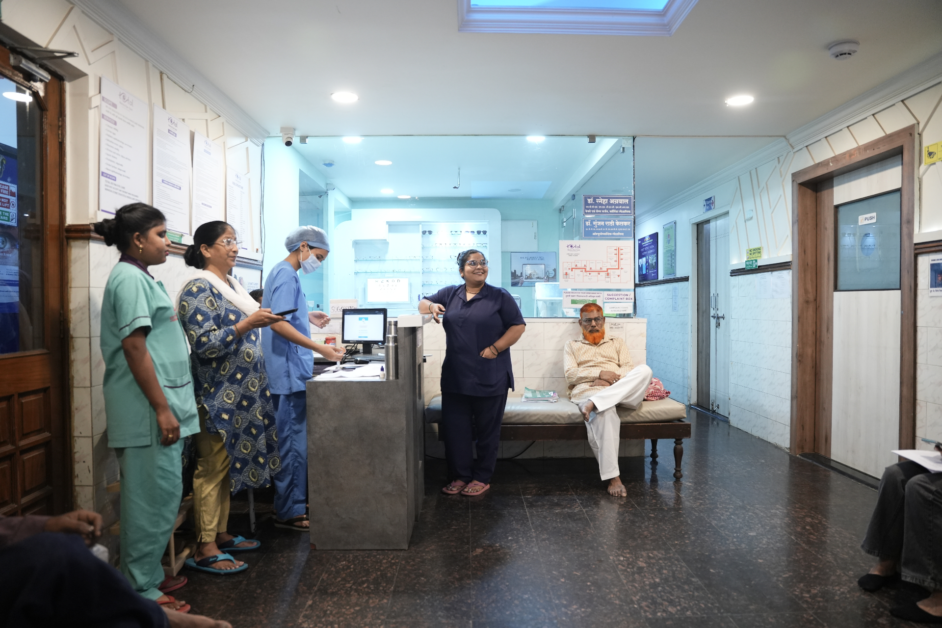 Reception desk and staff at Total Retina Eye Care